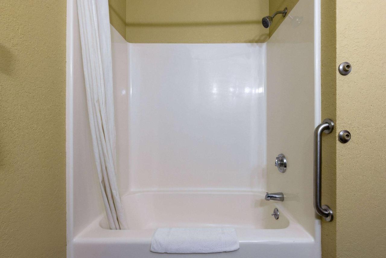 Super 8 By Wyndham Nixa/Springfield Area Ξενοδοχείο Εξωτερικό φωτογραφία
