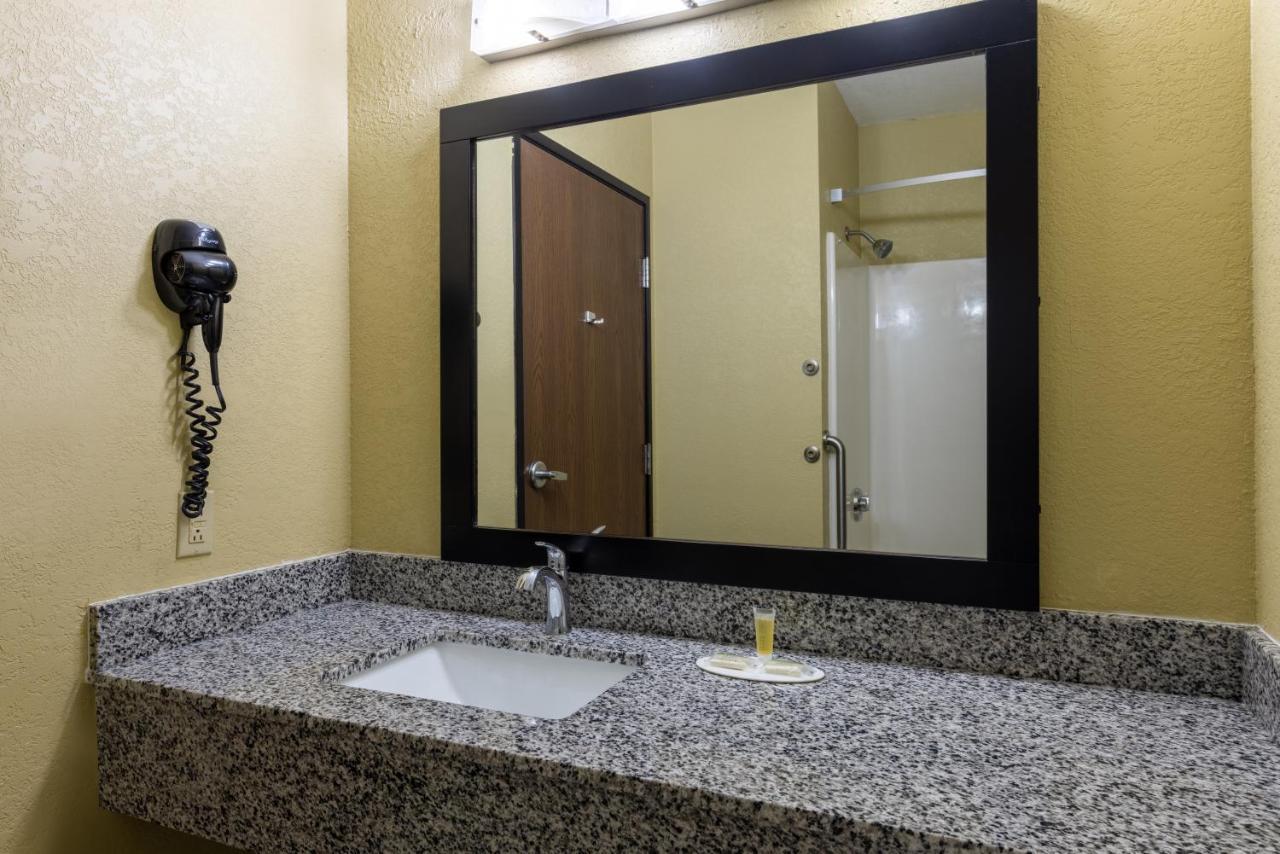 Super 8 By Wyndham Nixa/Springfield Area Ξενοδοχείο Εξωτερικό φωτογραφία